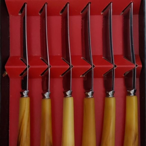 Bakelite Crown Sheffield Stainless Steel Carving Set and Steak Knives - Picture 4 of 7